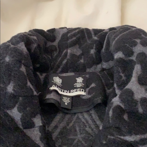 Blazer - Picture 3 of 5